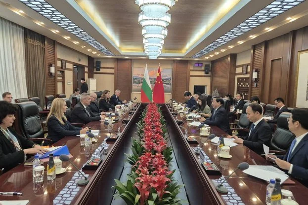 Тахов, Китай,