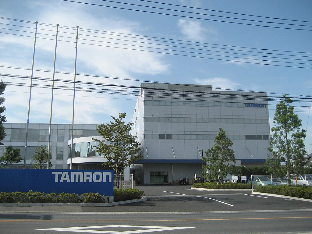 Tamron_head_office,_Minuma-ku,_Saitama_city,_Saitama,_Japan