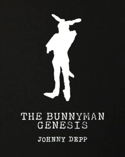 Джони Деп представя първата си скулптура „The Bunnyman“ на арт панаир в Истанбул