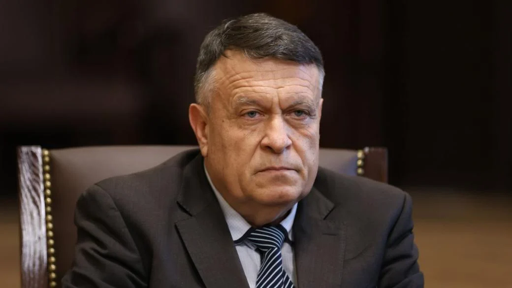 Схващането, че семействата са клиенти на образователната система е погрешно, предупреди министър Вълчев