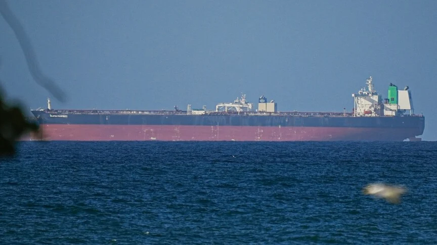 Свързани с Иран кораби поемат по нов път, за да влязат в Персийския залив