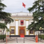 Сградата на парламента в Тирана