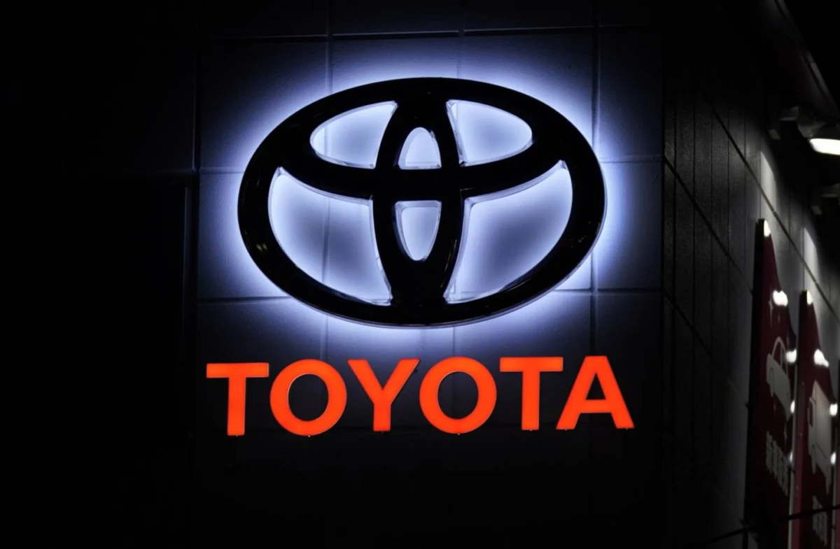 Продажбите на Toyota спадат 3,1% през април, за трети пореден месец