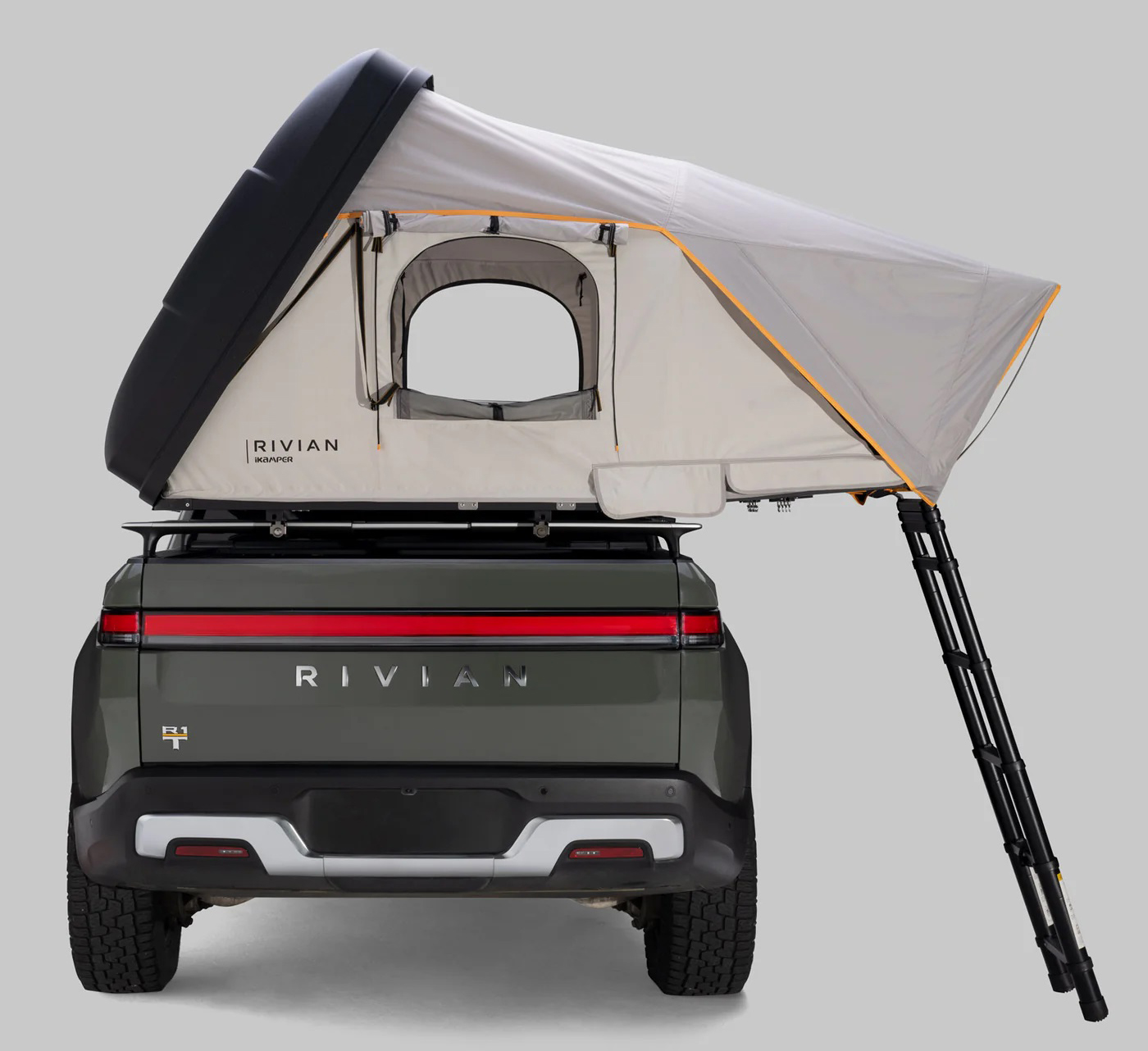  Rivian и iKamper показаха нова палатка Skycamp Mini за електрическия камион R1T 