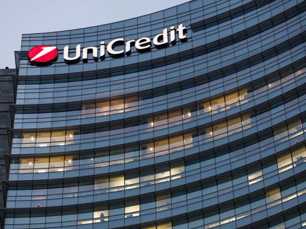 UniCredit продължава настъплението си в Германия с нови 11.5% в Commerzbank