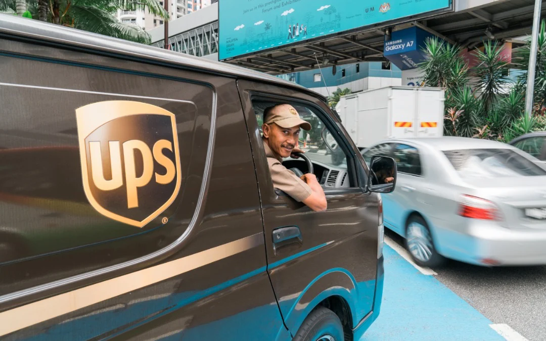 Печалбата на UPS надхвърли очакванията въпреки преструктурирането и съкращенията