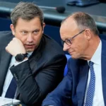 германския канцлер Фридрих Мерц и министърът на финансите Ларс Клингбайл