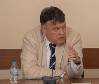 „Възраждане“ с призив двама министри да обяснят за