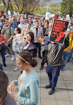 Варненци отново протестират в защита на задържания кмет Благомир Коцев