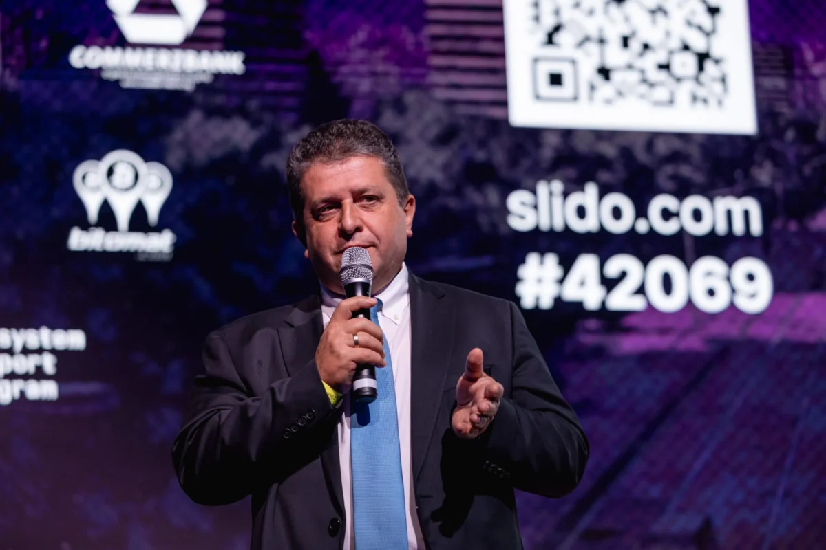 Васил Големански пред криптообщността