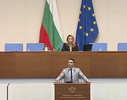 Костадин Костадинов от Възраждане изнесе декларация от името на парламентарната