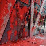 Задържаха още трима за ексцесиите пред сградата на Европейската комисия в София