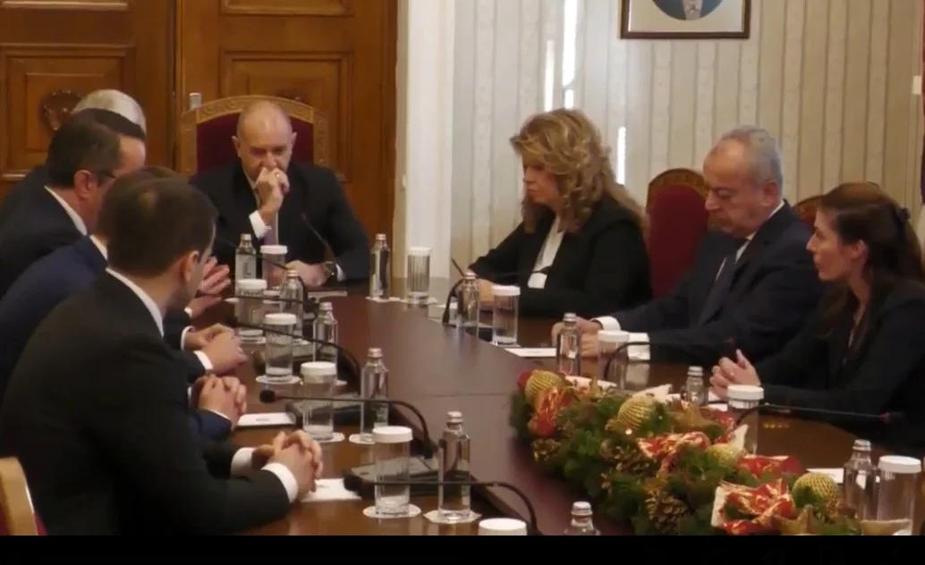  Костадинов 