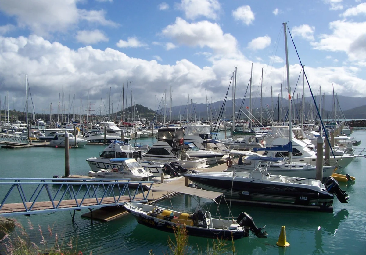 Островите Уитсъндей – къс от Рая, паднал на Земята 1 whitsunday islands able point marina