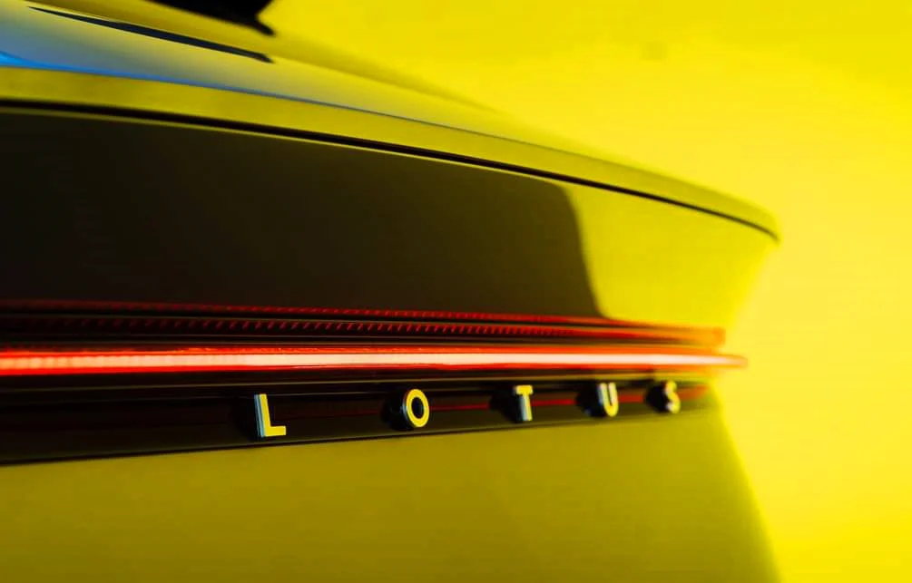 Lotus Cars уверява, че няма планове да затваря заводи във Великобритания