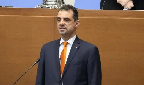 От АПС с декларация, отчитаща, че доверието е окончателно загубено и суверенът иска нови избори