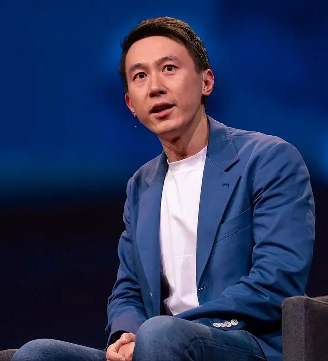 Доналд Тръмп обсъжда бъдещето на TikTok в Мар-а-Лаго 1 ръководителя на TikTok Шу Зи Чу (Shou Zi Chew)