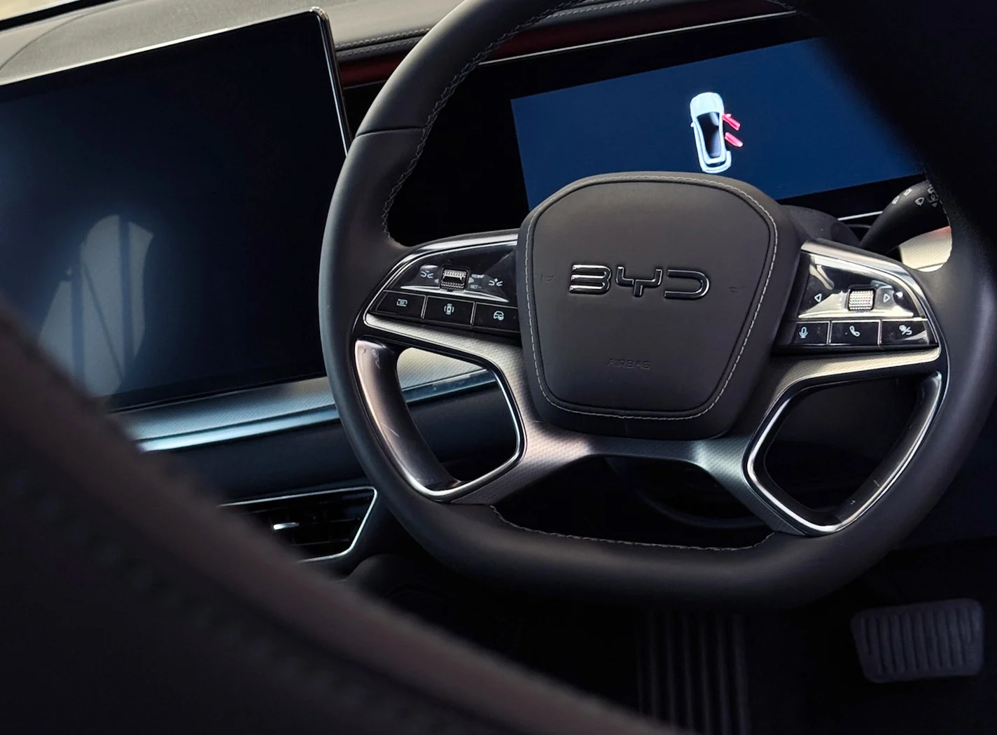 BYD обмисля трети завод в Европа на фона на митническите предизвикателства