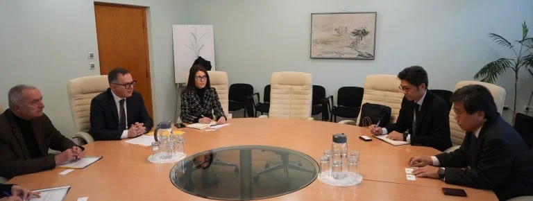 Зам-министър икономика и индустрия Дончо Барбалов посланик Япония Чикахиса Суми