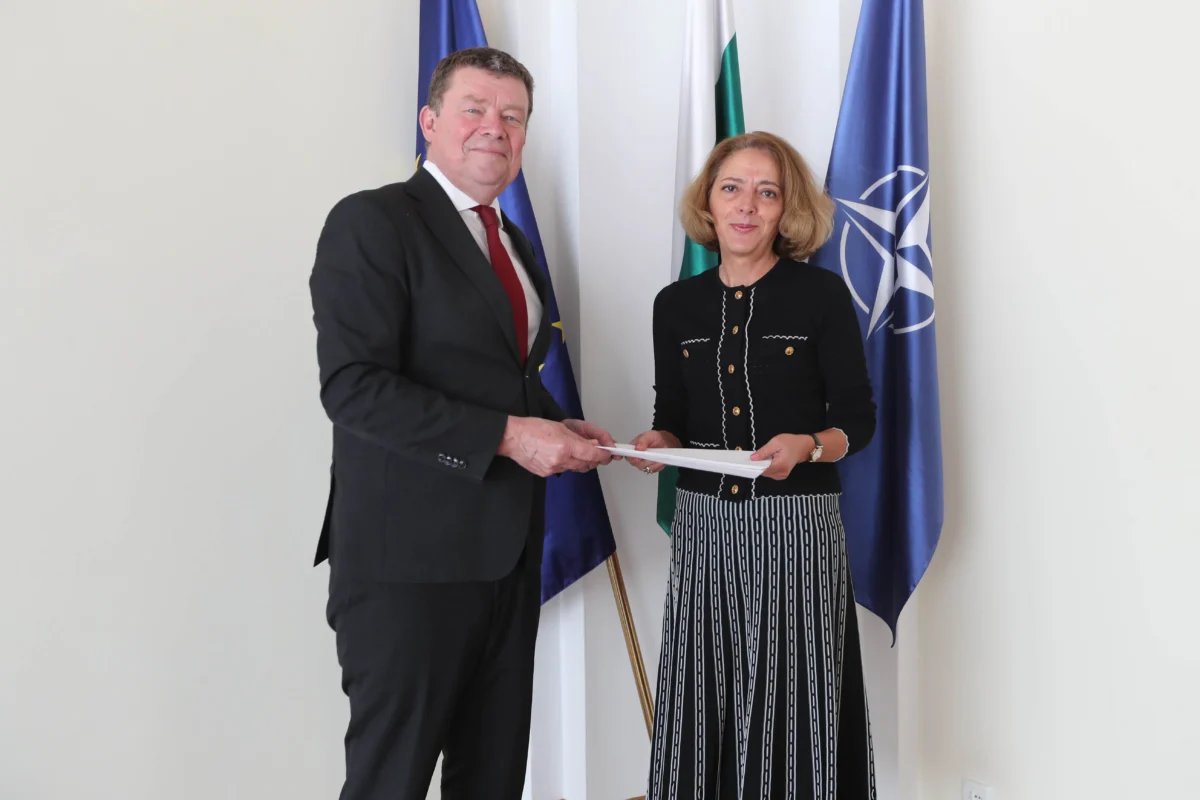 zam ministar vanshnite raboti elena shekerletova poslanik na kralstvo shvecziya g n pontus melander