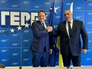 Борисов разговаря с комисар Вархеи, запознал с политическата ситуация у нас