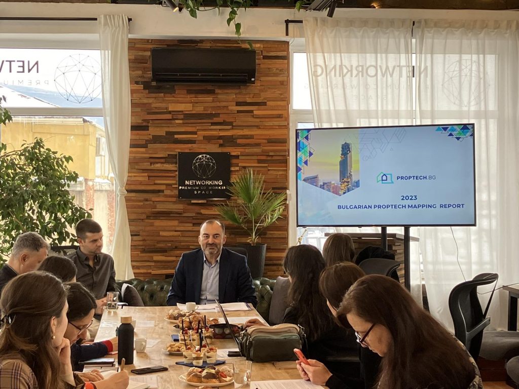 Боян Буров ръководител на акселераторска програма в Pi Labs и съставител на проптех мапинга