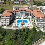 политици