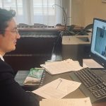 Крум Зарков разговаря с Лаура Кьовеши чрез видеоконферентна връзка