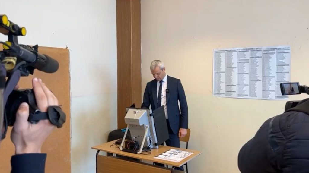 Костадин Костадинов