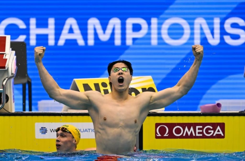 Китаец постави нов световен рекорд на 200 метра бруст 1 Ликуващият Хайян Цин.