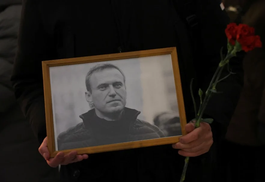 Протести и бдения в памет на Навални се проведоха в различни държави