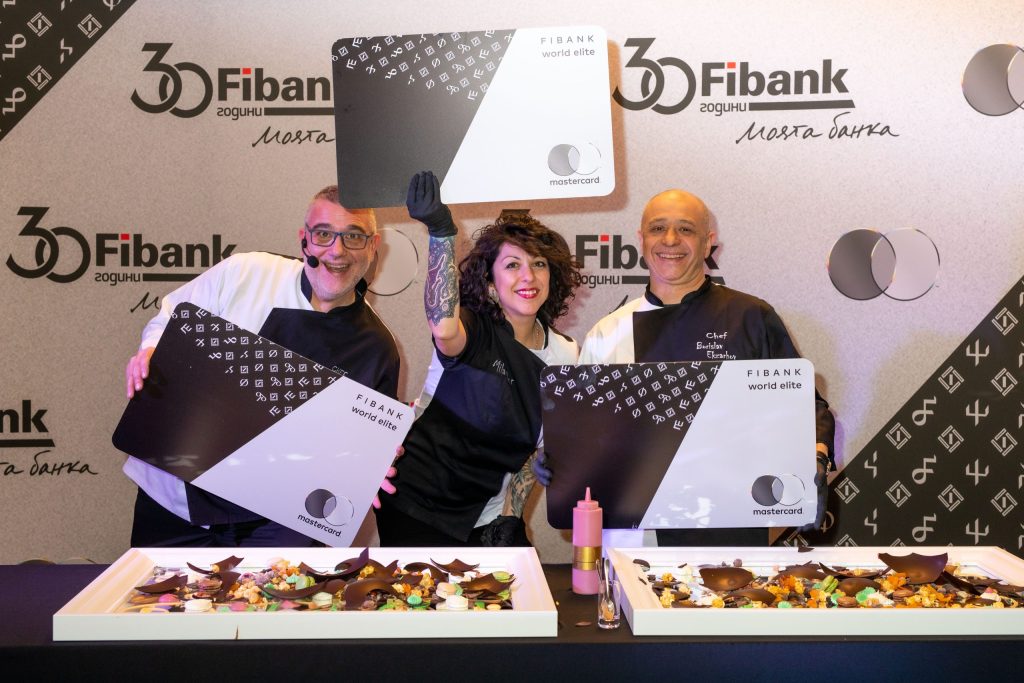 Fibank представи металната карта World Elite ™ Mastercard ® 4 ПИБ металнаКарта scaled 1