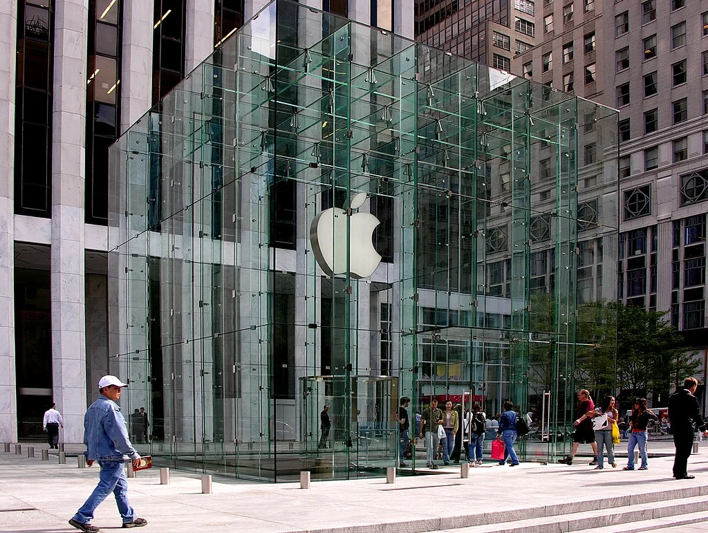 Пето-авеню-Манхатън-Ню-Йорк-Apple_store_fifth_avenue китай иск лаптопи видео