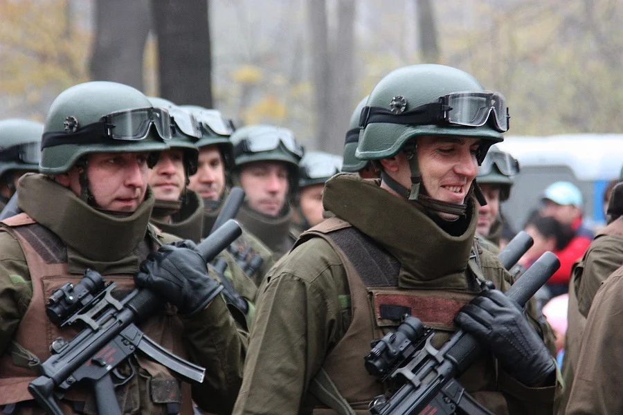 Румънски-войници-от-антитерористичните-специални-части-Romanian_soldiers нато