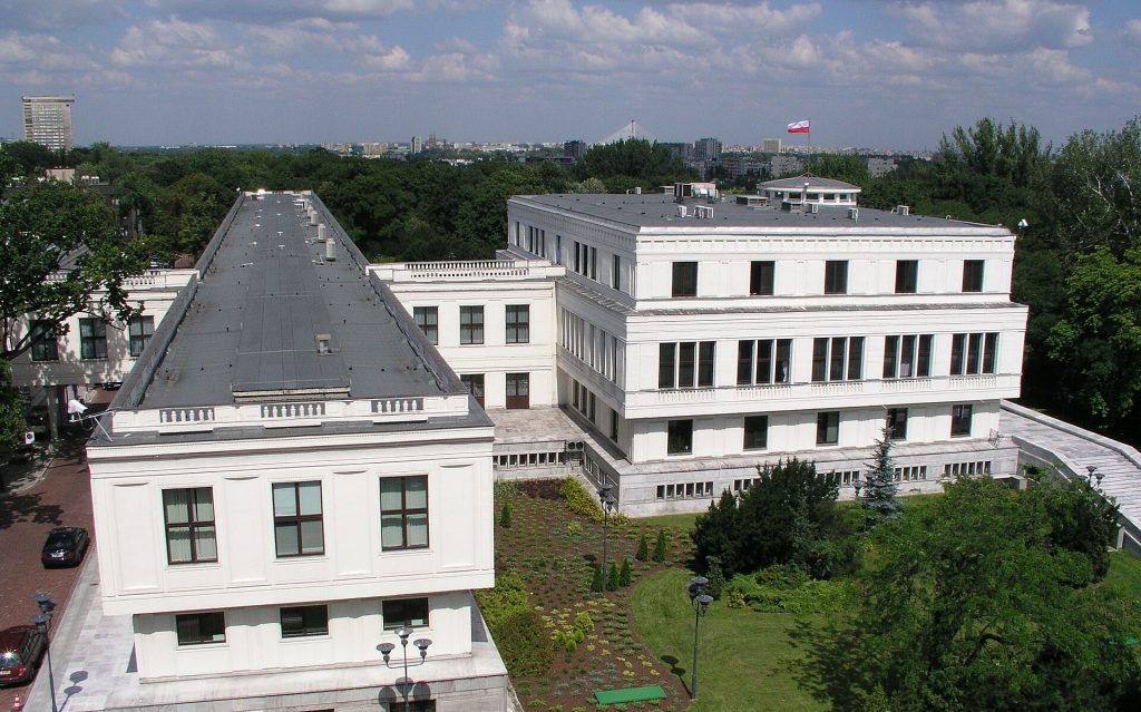 Започват парламентарните избори в Полша 9 СГрадата на Сената на Република Полша