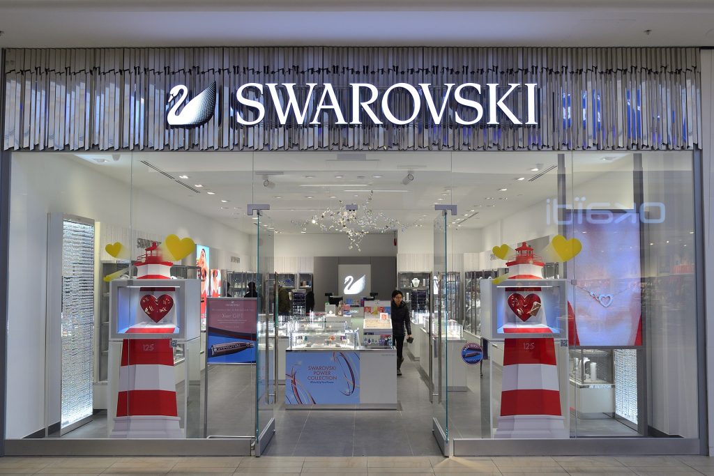 Австрийската фирма Swarovski е приключила излизането си от Русия 4 Сваровски SwarovskiHillcrestMall