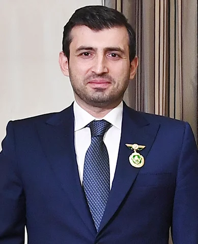 Селчук Байрактар (Selçuk Bayraktar) е турски инженер и бизнесмен наследник на Ердоган