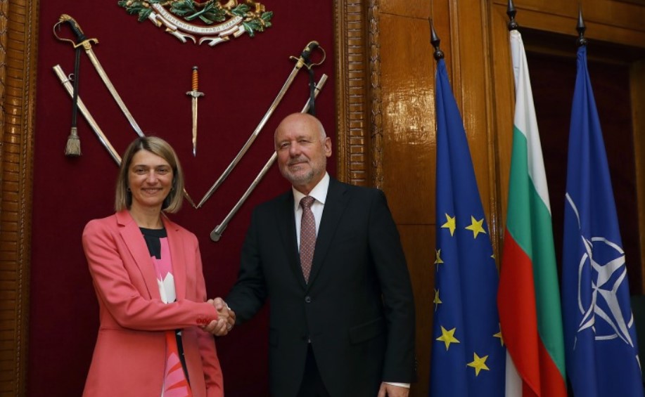 Тодор Тагарев и посланикът на Северна Македония