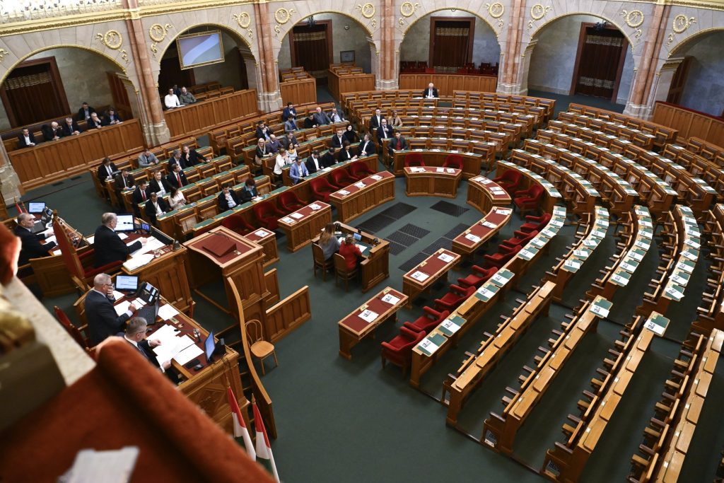 Унгарски парламент бойкот НАТО Швеция Орбан