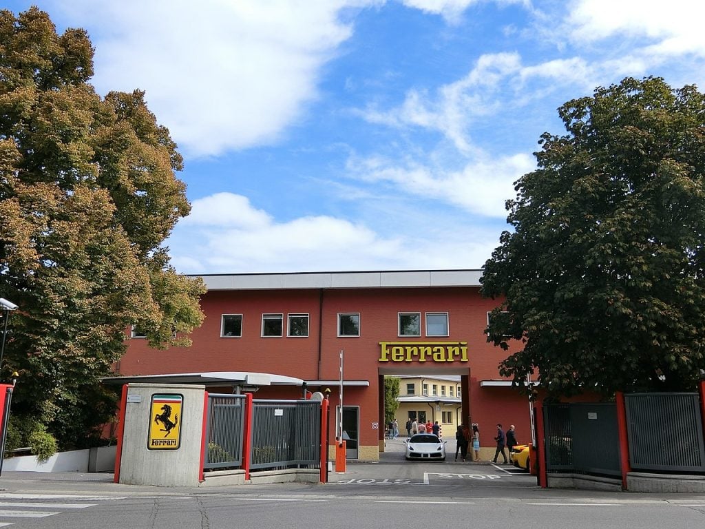 Ferrari ще емитира токени за търг на печеливша кола в 24-те часа на Льо Ман 1 ферари