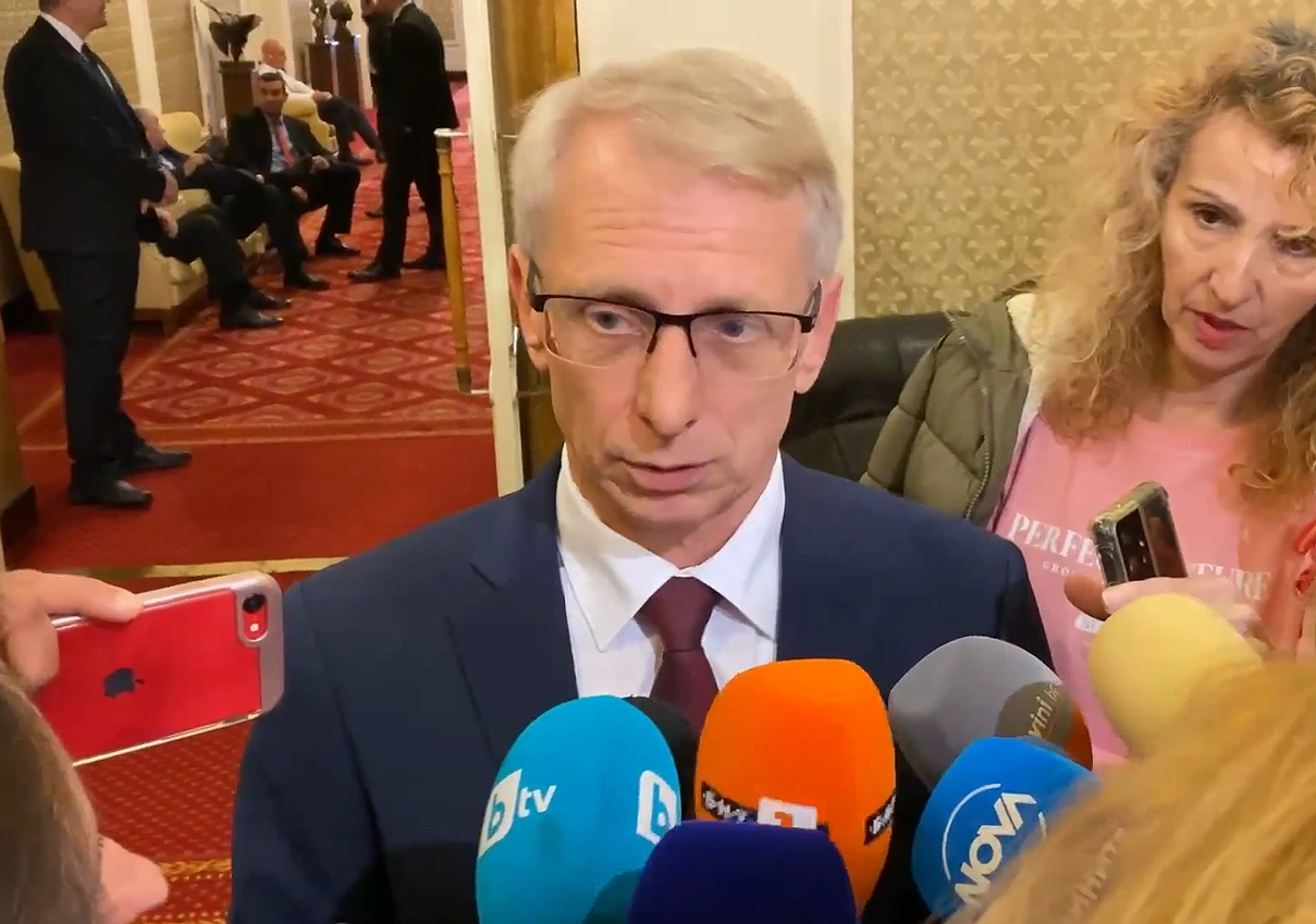 Николай Денков