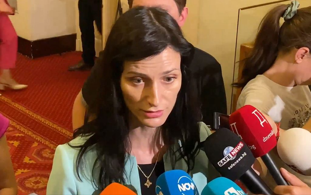 Габриел: Искаме помощ от ЕК, ако не се справим сами с наводненията 9 гфхъй1
