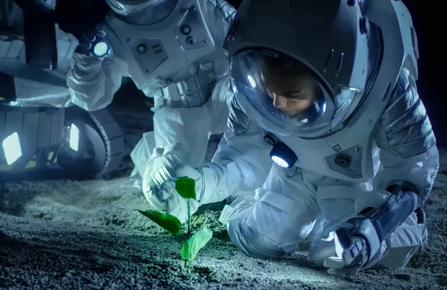 NASA търси нови идеи за рециклиране на боклуци на Луната