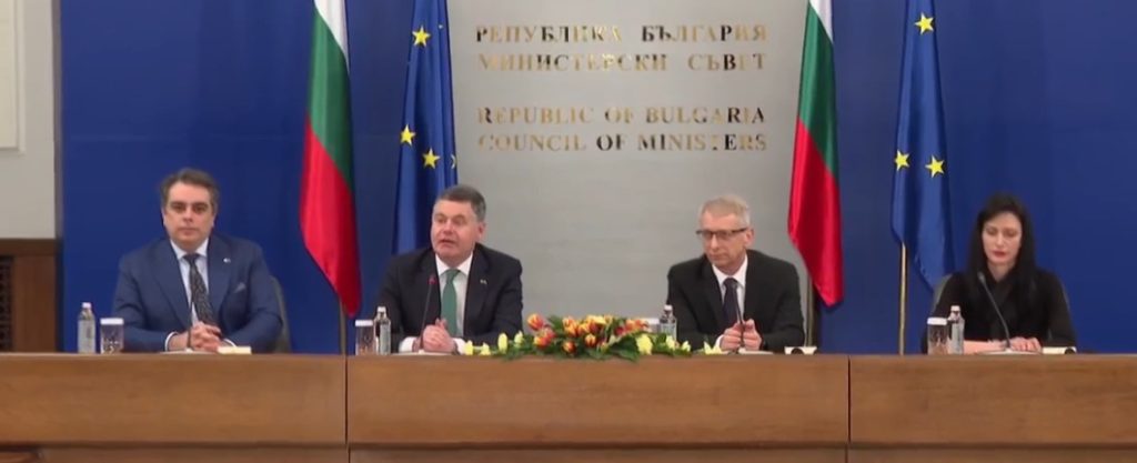 Според Донахю България може да приеме еврото през 2025 година, като това ще донесе само ползи за страната