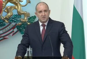 Денят по диагонал, Президентът Румен Радев връчва първия мандат за съставяне на правителство на 1 юли