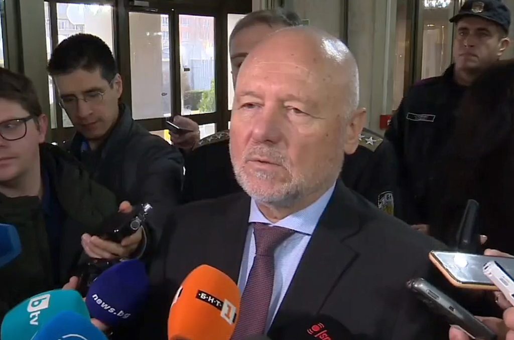 Тагарев отрече той да е бил причината за провала на преговорите между ПП-ДБ и ГЕРБ