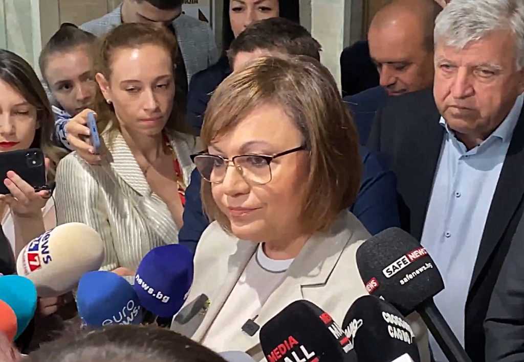 "БСП за България" се регистрира за вота. Нинова обвини Григорова в лъжи, Йончева - в зависимости