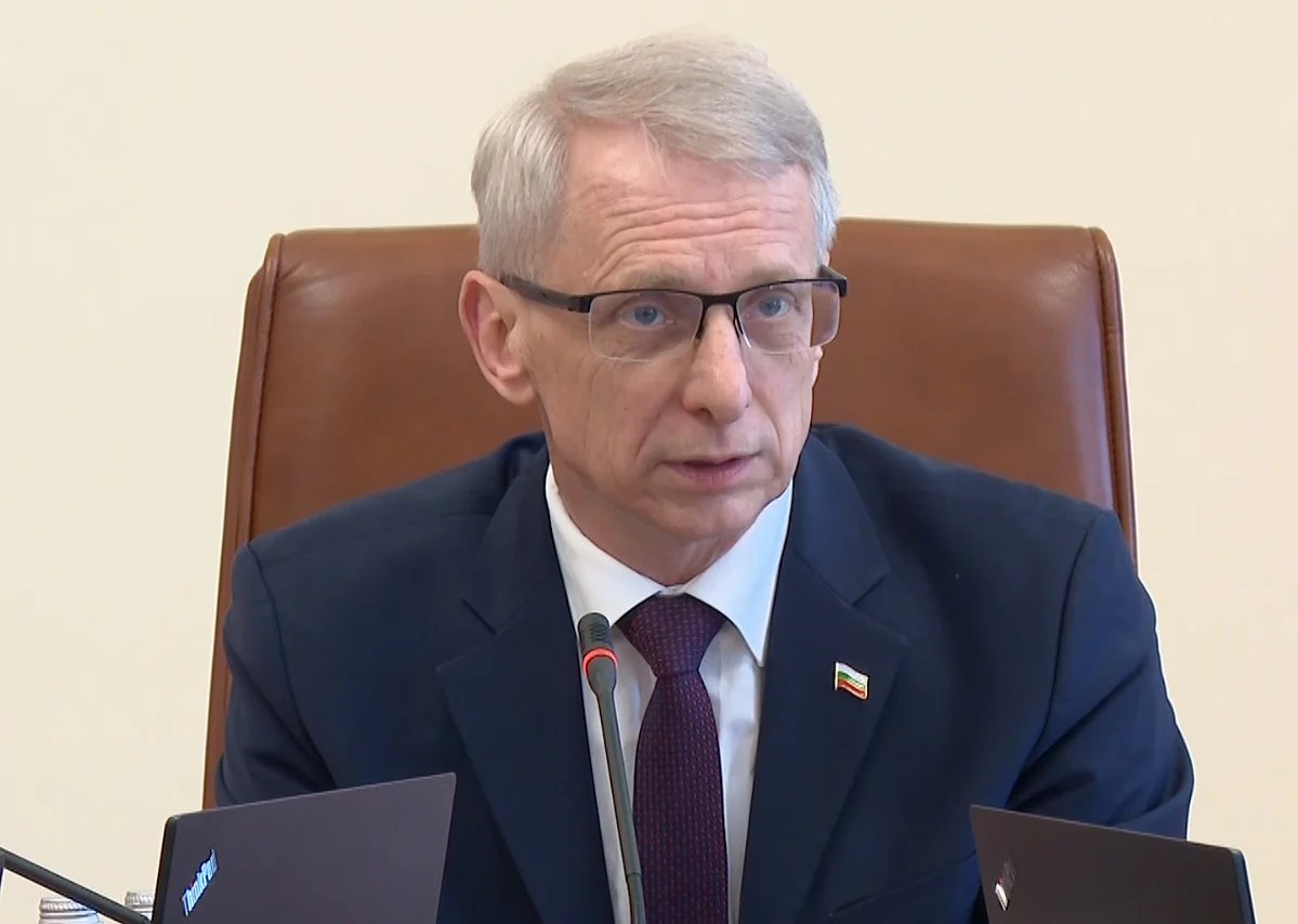 Николай Денков определи Пеевски като най-голямото зло за България