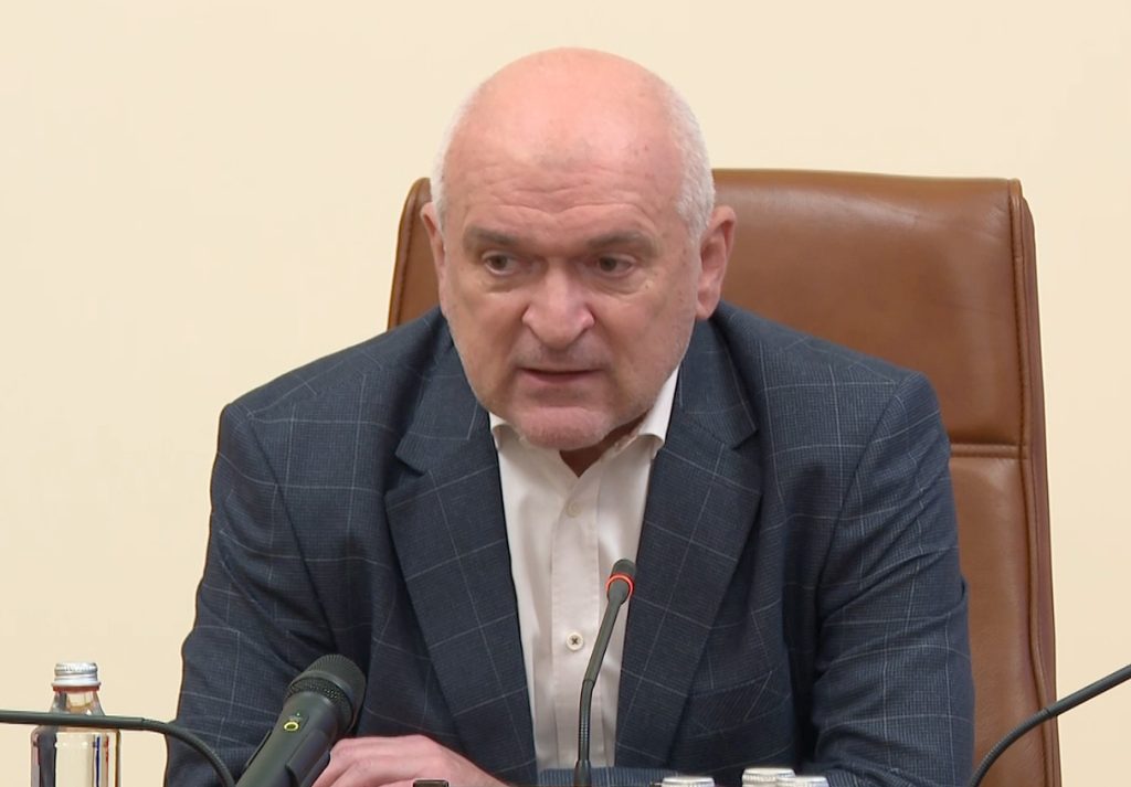Главчев определи казуса с пенсиите като предизборна пушилка