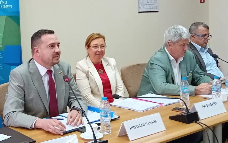 зам.-министърът на икономиката и индустрията Николай Павлов